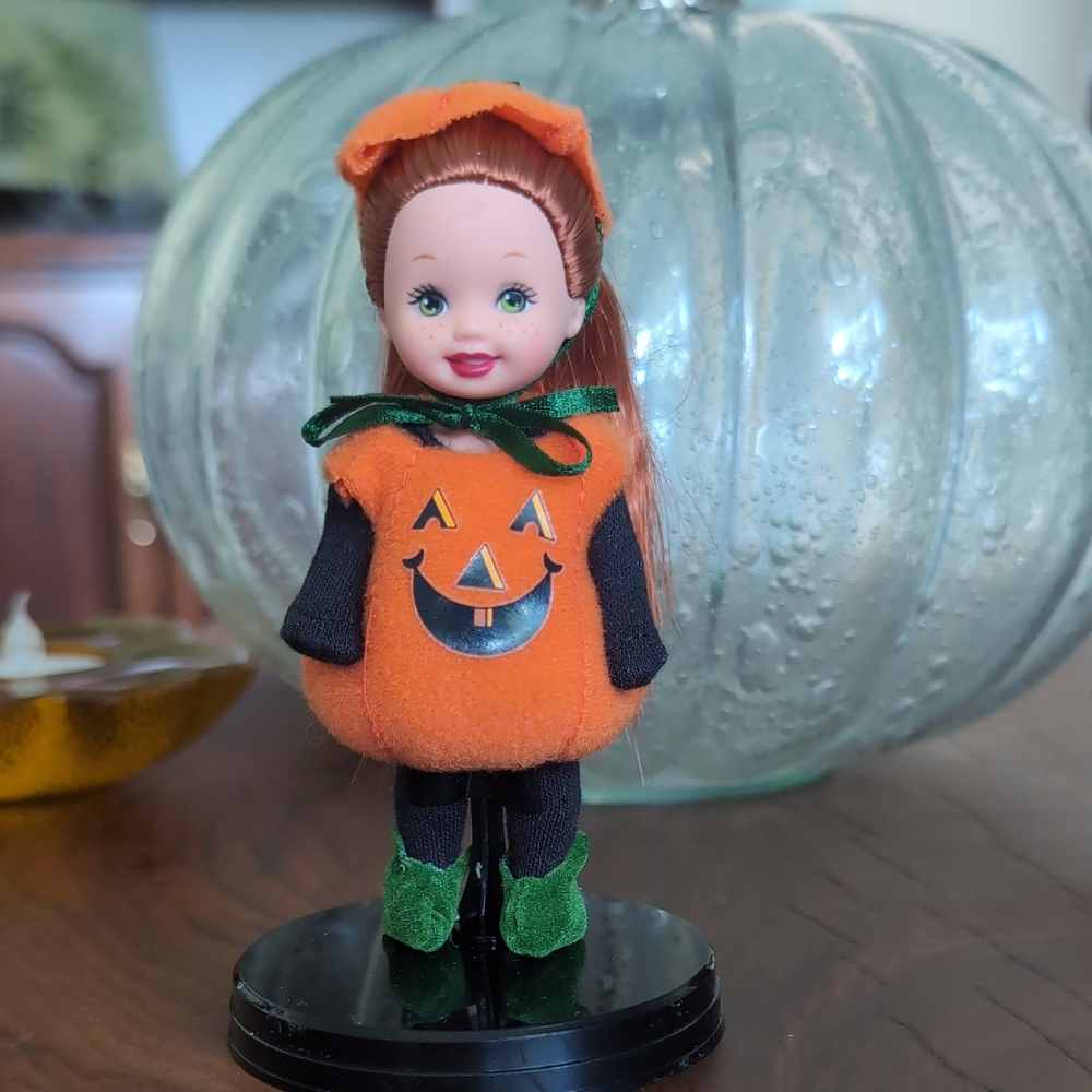 2001 Jenny As Pumpkin Doll